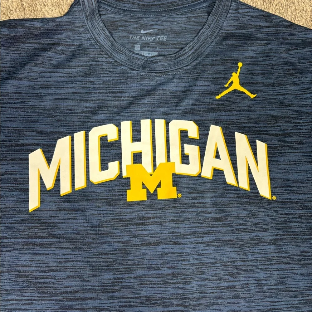Nike dri fit u of m michigan air jordan tshirt‎ - Picture 4 of 4